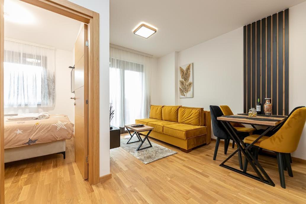 Victory 77 Apartment *
